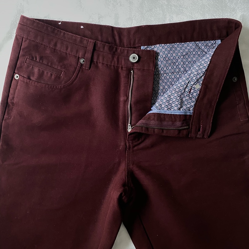 Oscar De La Renta Slim-Straight, Burgundy Jean